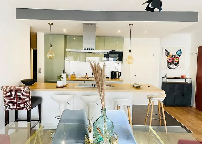 Apartment Ideal Base 2br W Balcony&parking *