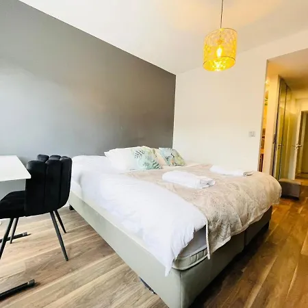 דירה Ideal Base 2br W Balcony&parking